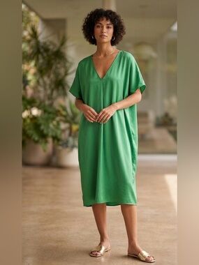 eesome Emerald Midi Dress